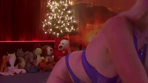 Snapshot of monicutex chatting on 12/28/24, 02:11 Monika online show from 12/28/24, 02:11