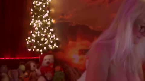 Snapshot of monicutex chatting on 01/01/25, 06:47 Monika online show from 01/01/25, 06:47