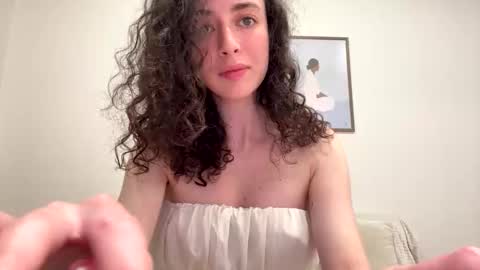 monika_one online show from 05/06/26, 08:03