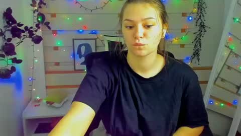 Monika online show from 04/17/26, 07:44