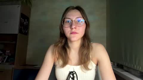 Mia online show from 07/07/26, 07:07