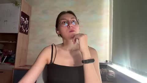 Mia online show from 07/21/26, 02:30