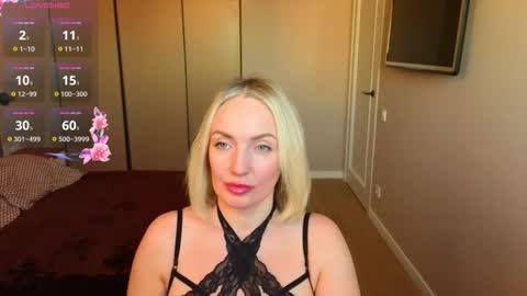 Snapshot of monikfoxy chatting on 02/18/26, 04:41 Monik online show from 02/18/26, 04:41