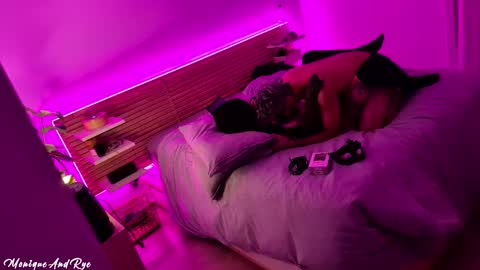 Snapshot of moniqueandrye chatting on 11/22/25, 11:37 Monique Rye online show from 11/22/25, 11:37