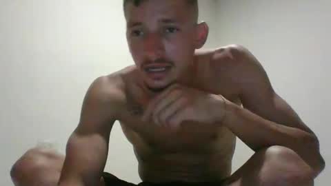 Snapshot of monito_hot17 chatting on 12/21/25, 06:59 monito_hot17 online show from 12/21/25, 06:59