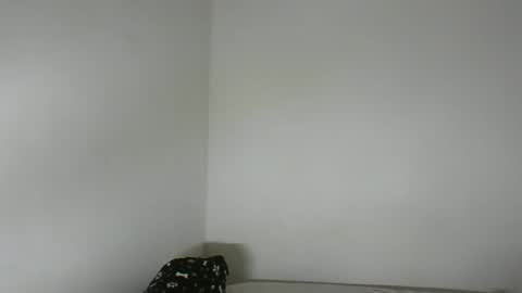 Snapshot of monito_hot17 chatting on 02/18/26, 05:14 monito_hot17 online show from 02/18/26, 05:14