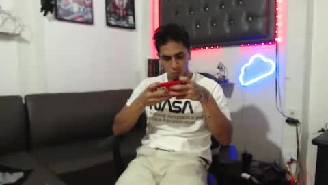 Snapshot of monkey_uchiha77 chatting on 02/19/25, 07:28 simon dice online show from 02/19/25, 07:28