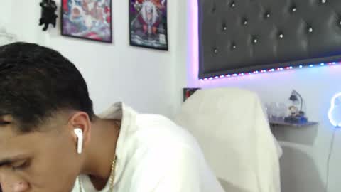 Snapshot of monkey_uchiha77 chatting on 03/04/25, 05:45 simon dice online show from 03/04/25, 05:45