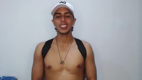 Snapshot of monkey_uchiha77 chatting on 11/11/25, 01:49 simon dice online show from 11/11/25, 01:49