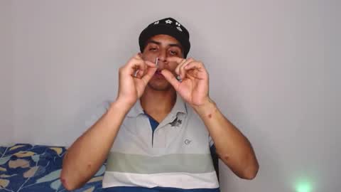 Snapshot of monkey_uchiha77 chatting on 11/18/25, 08:35 simon dice online show from 11/18/25, 08:35