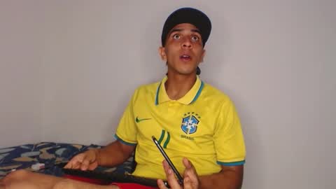 Snapshot of monkey_uchiha77 chatting on 12/01/25, 11:10 simon dice online show from 12/01/25, 11:10