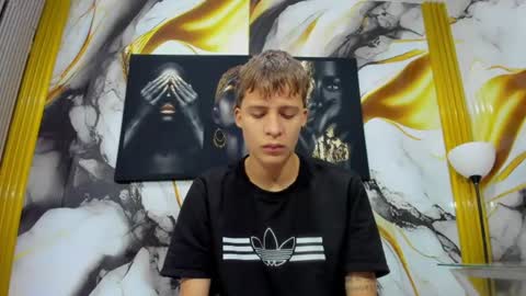 mono_blonde online show from 06/19/26, 11:47