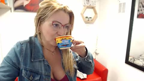 monserrat_diva online show from 02/05/26, 09:19