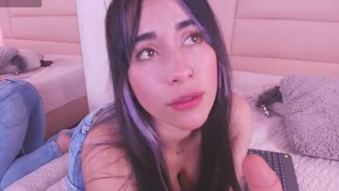 Adriana online show from 12/16/25, 02:00