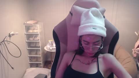 ELYSE A SIMPLE GIRL online show from 01/22/25, 01:42