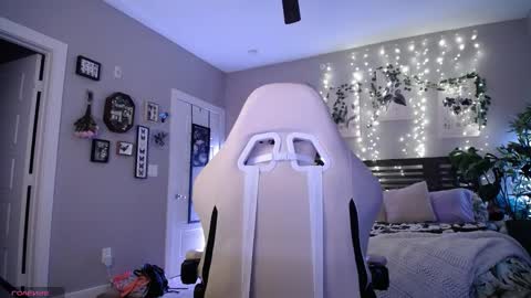 Lydia Mooney online show from 01/07/25, 01:28