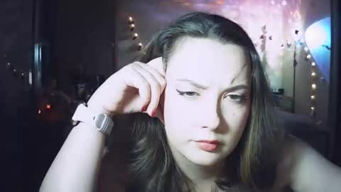 Snapshot of moodiemira chatting on 10/25/25, 12:40 moodiemira online show from 10/25/25, 12:40