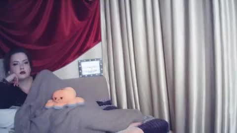 Snapshot of moodiemira chatting on 11/12/25, 05:19 moodiemira online show from 11/12/25, 05:19