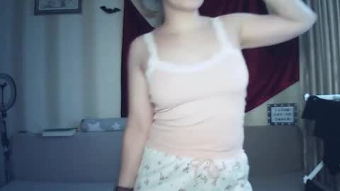 Snapshot of moodiemira chatting on 11/21/25, 09:19 moodiemira online show from 11/21/25, 09:19