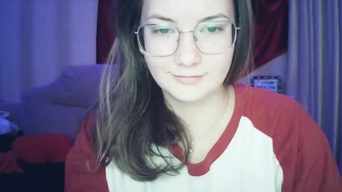 Snapshot of moodiemira chatting on 11/25/25, 09:15 moodiemira online show from 11/25/25, 09:15