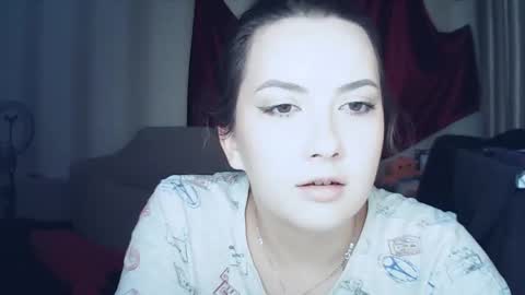 Snapshot of moodiemira chatting on 11/26/25, 07:15 moodiemira online show from 11/26/25, 07:15