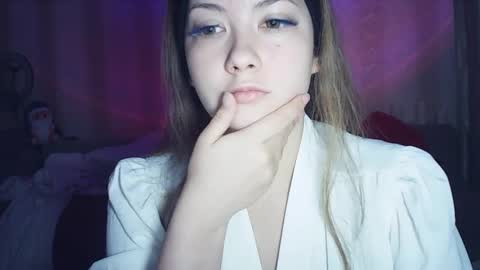 moodiemira online show from 03/03/26, 10:04