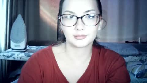 moodiemira online show from 06/05/26, 04:13