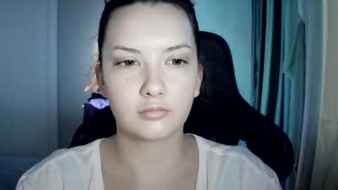 moodiemira online show from 06/06/26, 06:23