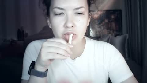 moodiemira online show from 06/13/26, 05:44