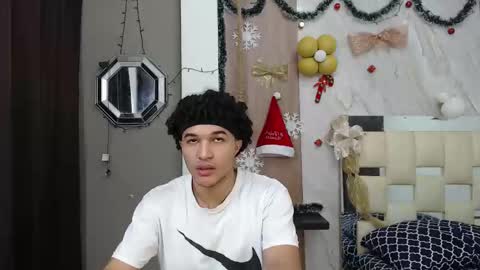 moon_and_fire_ online show from 12/22/25, 02:30