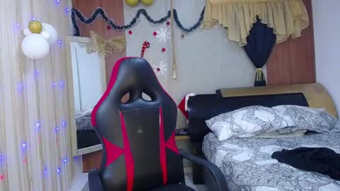 moon_and_fire_ online show from 01/07/26, 12:02