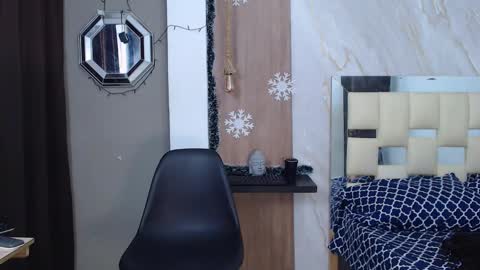 moon_and_fire_ online show from 01/14/26, 05:13