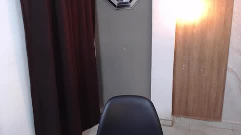 moon_and_fire_ online show from 02/26/26, 06:01