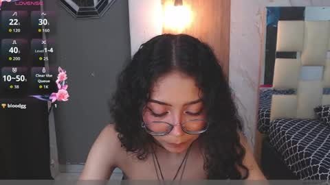 moon_and_fire_ online show from 03/27/26, 08:26