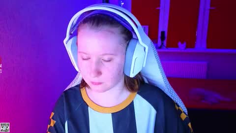 Lola online show from 11/07/25, 03:12