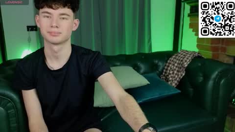 moon_gloww online show from 02/25/26, 09:02