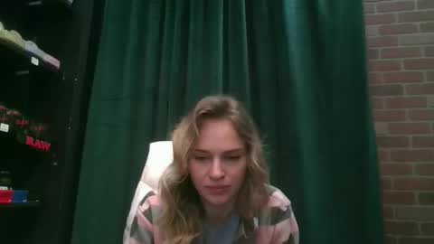 Snapshot of moon_light_girl chatting on 02/28/25, 05:04 moon_light_girl online show from 02/28/25, 05:04