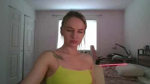 Snapshot of moon_light_girl chatting on 05/21/26, 05:31 moon_light_girl online show from 05/21/26, 05:31
