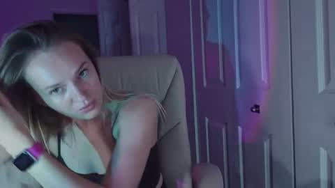 moon_light_girl online show from 07/06/26, 01:13