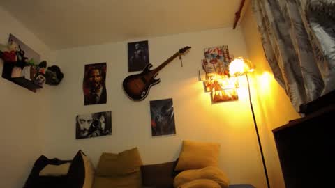 Luna online show from 02/24/25, 11:19