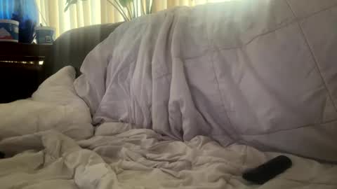 Snapshot of moon_man5 chatting on 11/21/25, 04:38 Mitchell online show from 11/21/25, 04:38