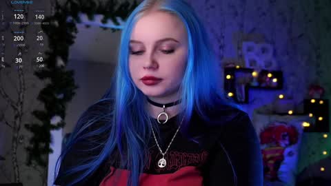 Snapshot of moon_valkyriie chatting on 12/28/24, 10:47 Emilia online show from 12/28/24, 10:47