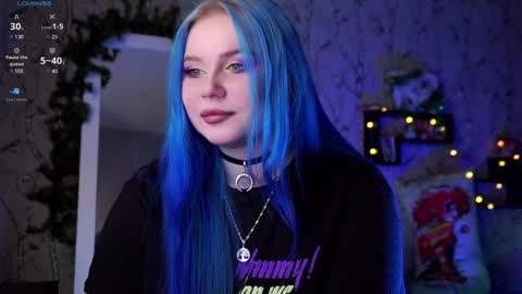 Snapshot of moon_valkyriie chatting on 01/08/25, 10:04 Emilia online show from 01/08/25, 10:04