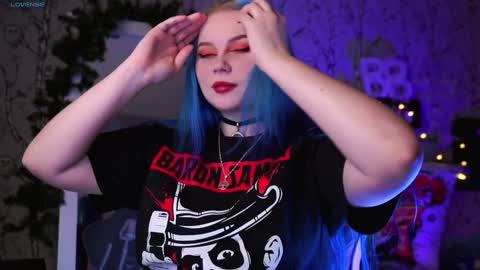 Snapshot of moon_valkyriie chatting on 01/27/25, 08:40 Emilia online show from 01/27/25, 08:40