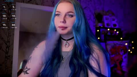 Snapshot of moon_valkyriie chatting on 02/06/25, 12:33 Emilia online show from 02/06/25, 12:33