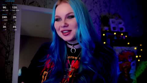 Snapshot of moon_valkyriie chatting on 02/07/25, 09:05 Emilia online show from 02/07/25, 09:05