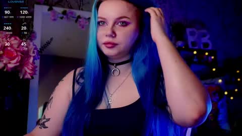 Snapshot of moon_valkyriie chatting on 02/10/25, 11:15 Emilia online show from 02/10/25, 11:15