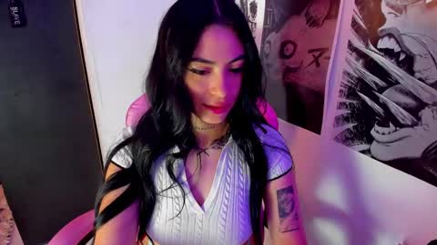 Snapshot of moon_wills chatting on 12/18/24, 08:14 MOON online show from 12/18/24, 08:14