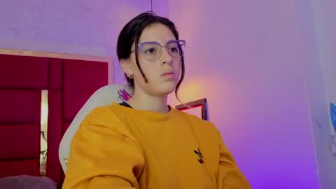 Snapshot of moon_winy chatting on 04/23/26, 11:20 Winy online show from 04/23/26, 11:20