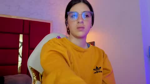 Snapshot of moon_winy chatting on 04/28/26, 11:26 Winy online show from 04/28/26, 11:26